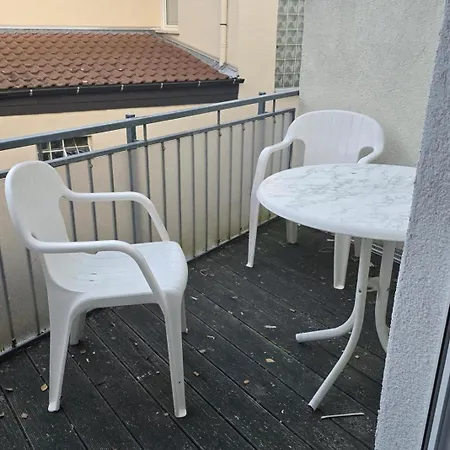 Geraeumige Mit Sonnenterrasse Apartment Hackenheim