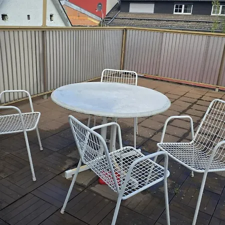 Geraeumige Mit Sonnenterrasse Apartment *